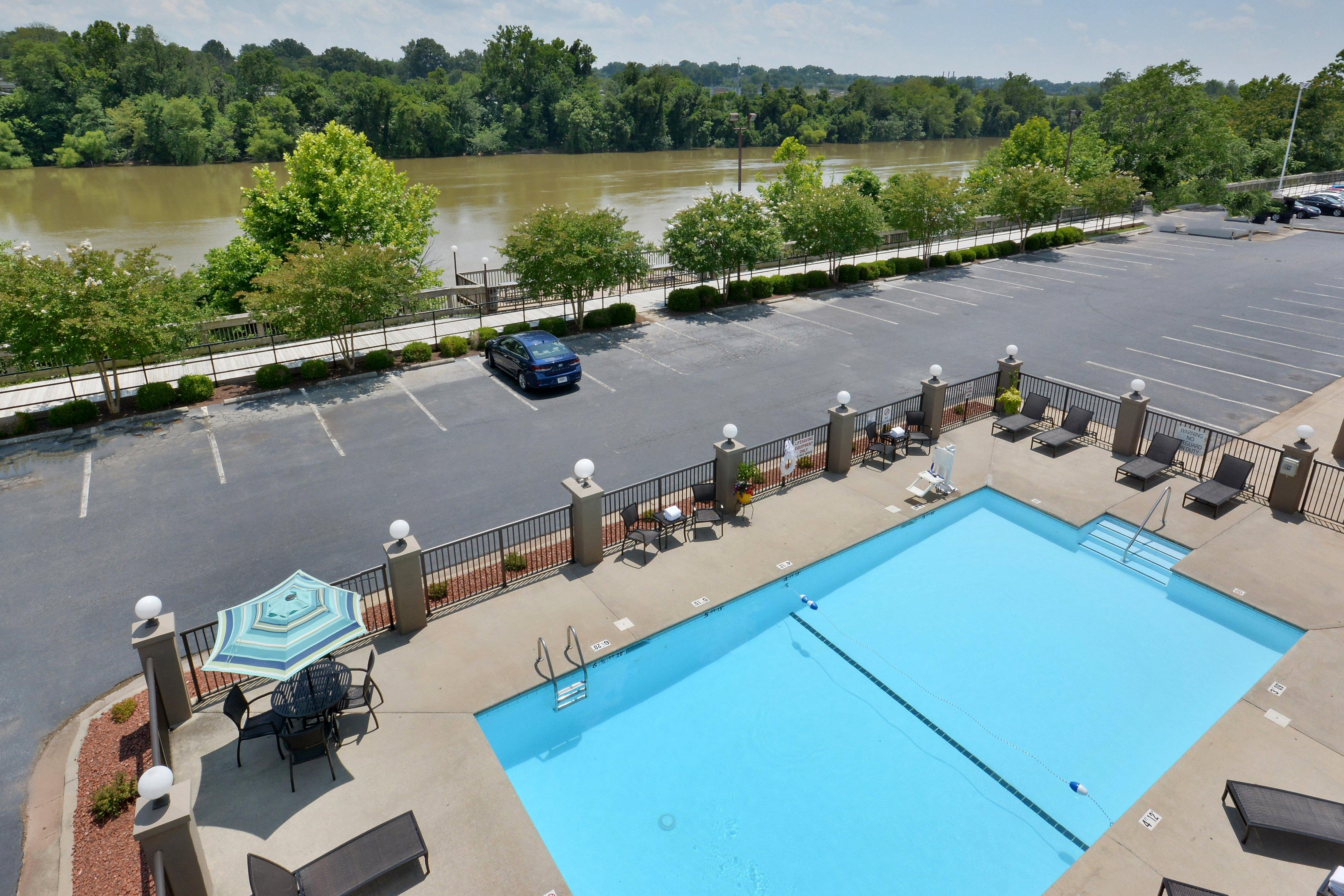 Holiday Inn Express Danville By Ihg Zewnętrze zdjęcie