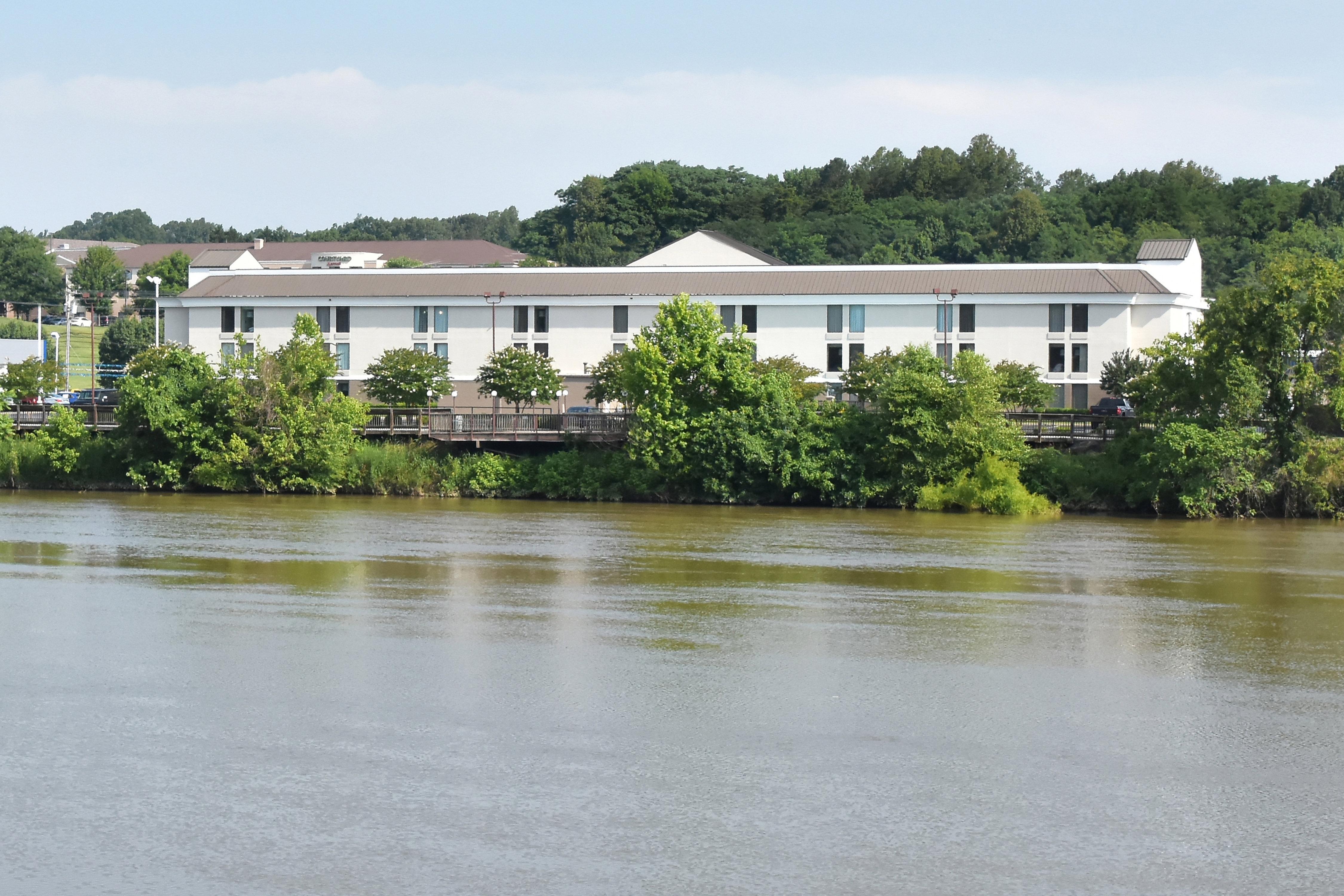 Holiday Inn Express Danville By Ihg Zewnętrze zdjęcie