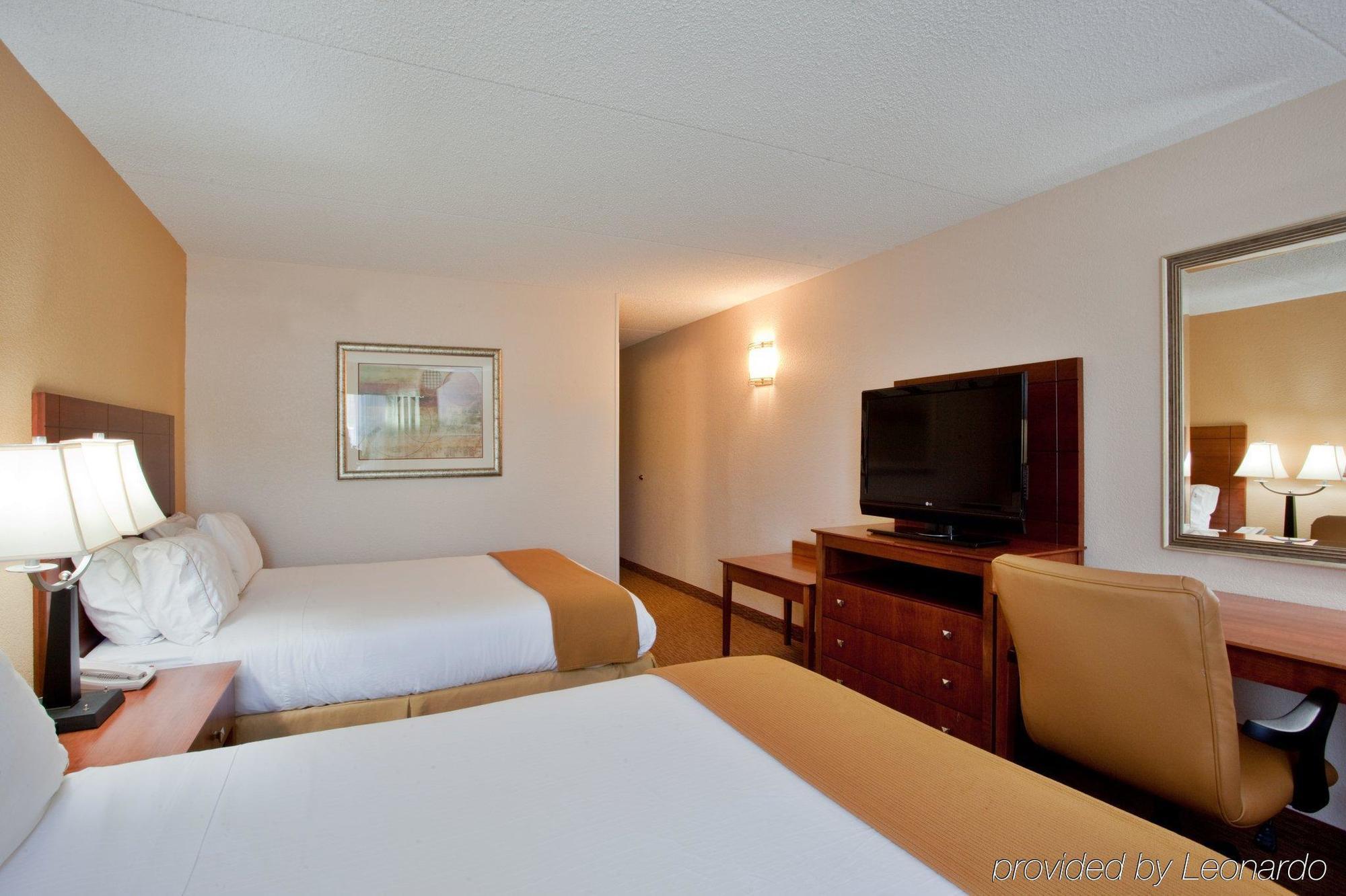 Holiday Inn Express Danville By Ihg Zewnętrze zdjęcie